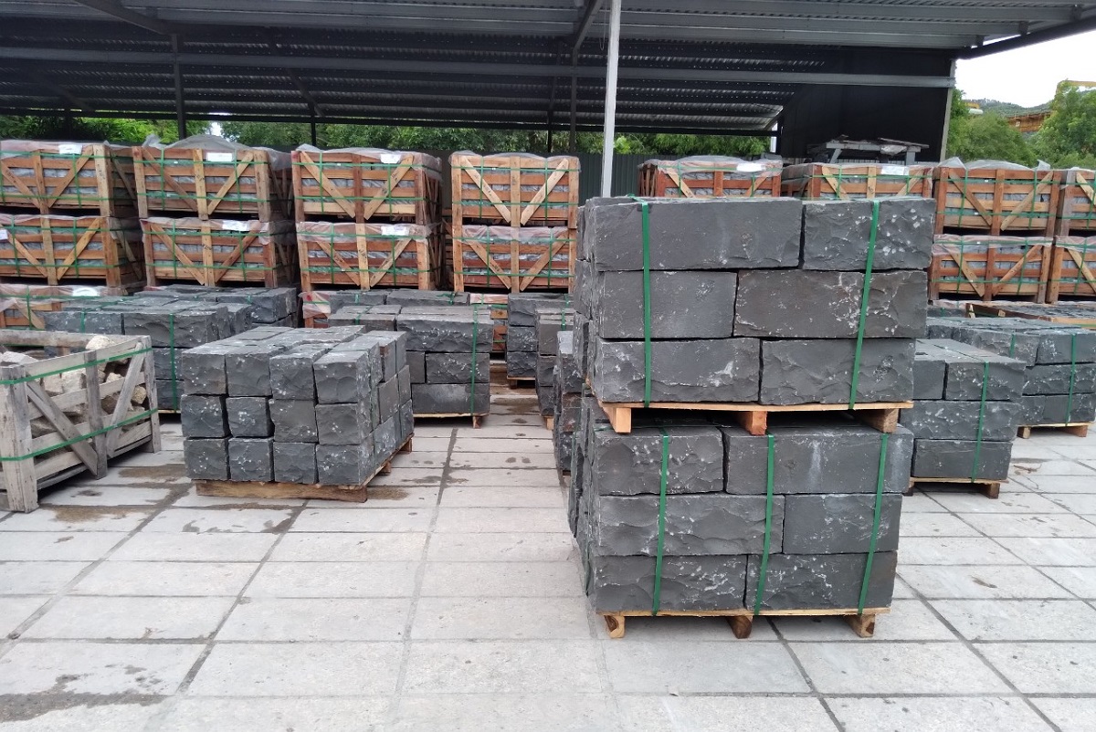 Basalt walls stone/bricks
